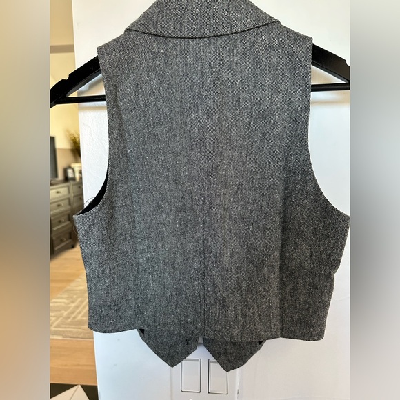 Reformation Amelia Vest - Picture 2 of 4